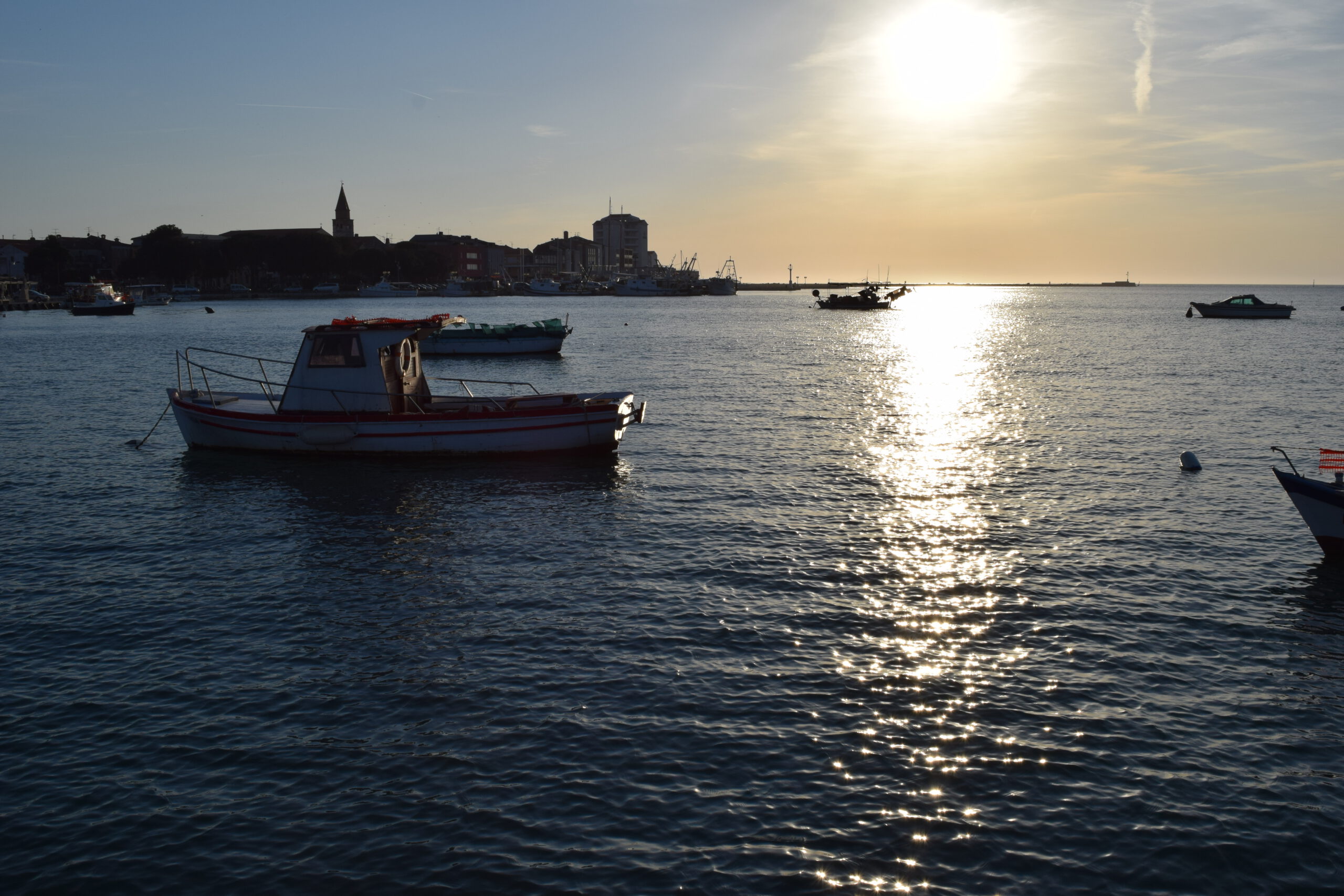 Sonnenuntergang über dem Hafen von Umag