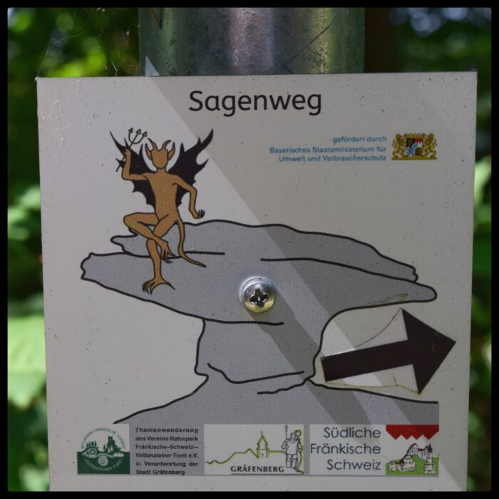 Wanderschild zum "Sagenweg"
